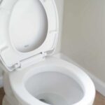 トイレの水がたまらない原因は？自分でできるタンク修理・料金相場