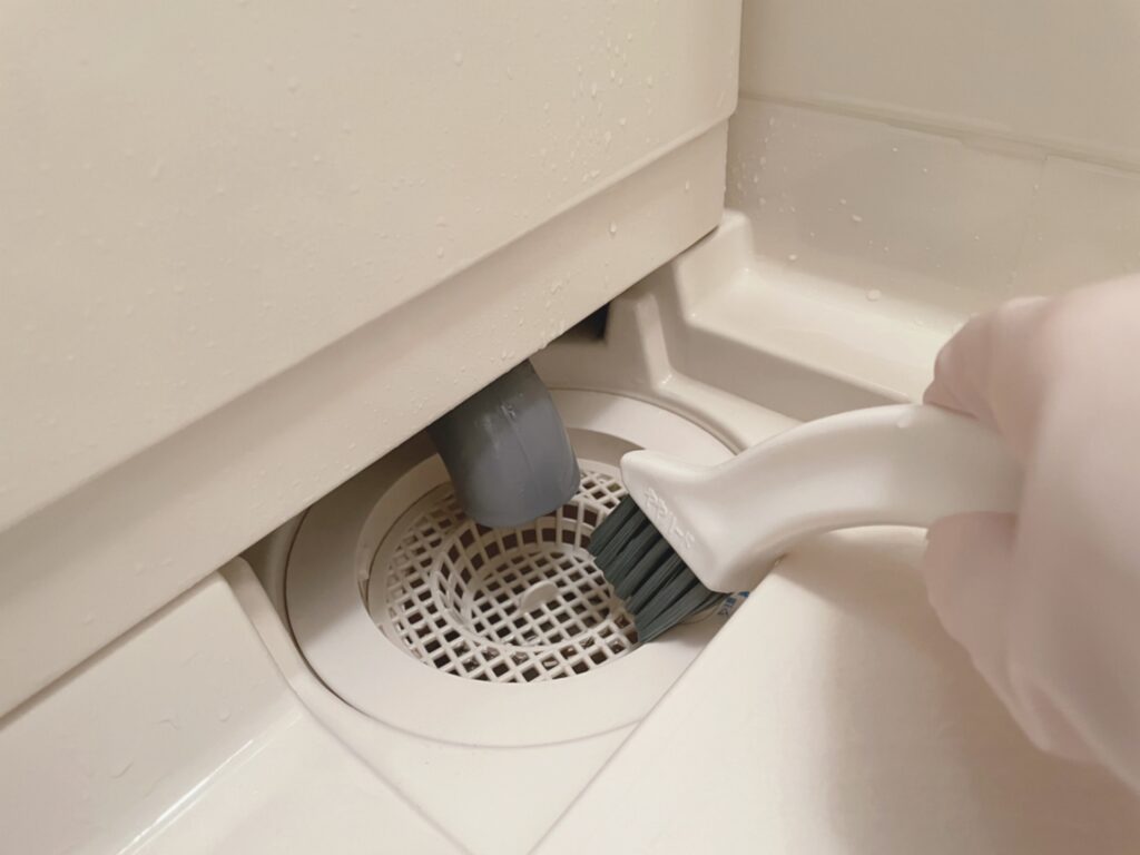 お風呂の排水口を掃除