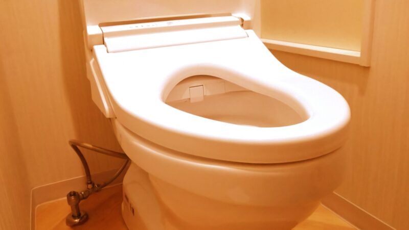 マンションのトイレつまりの5つの原因・対処法！修理費用を払う基準も紹介