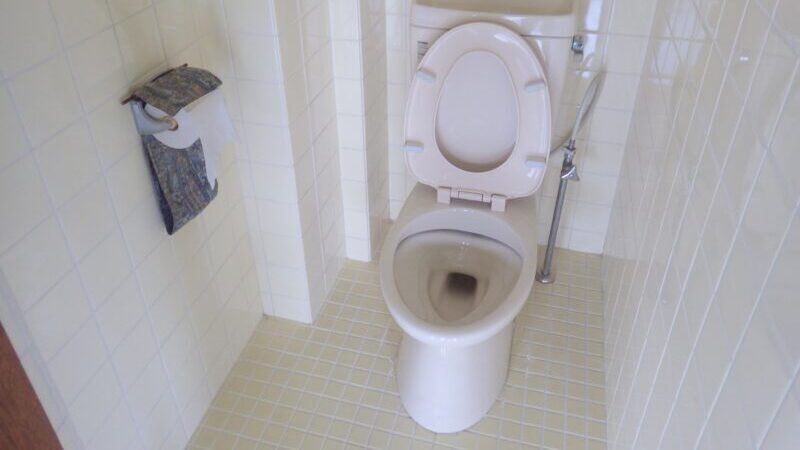 断水時にトイレを安全に流す方法とは？適切な流し方・注意点