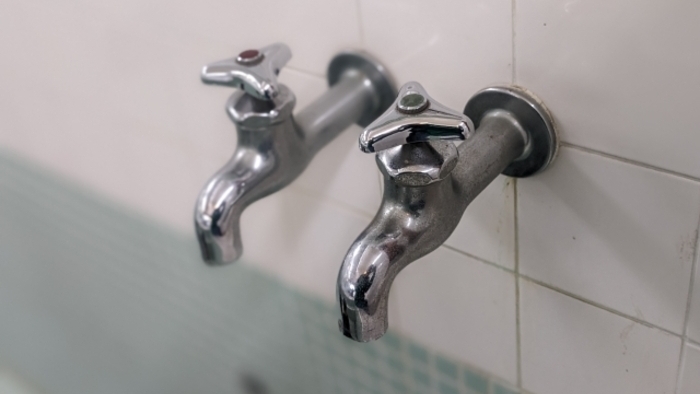 お湯が出ない原因を解説！給湯器の故障以外なら自分で対処できるかも