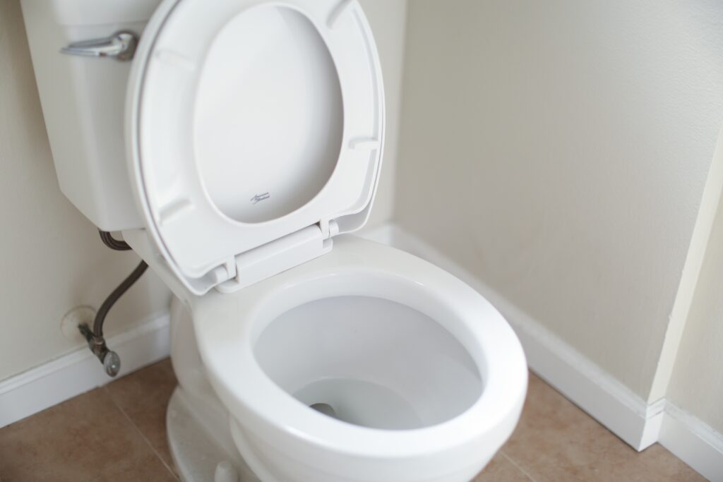 トイレタンク内が掃除されているトイレ