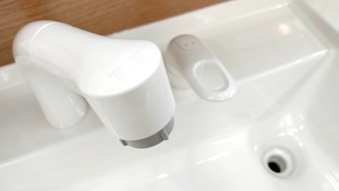 洗面所のつまりを解消する7つの方法！排水口の簡単な掃除手順