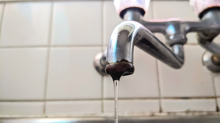 水が出ている蛇口