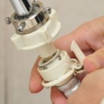 洗濯機の蛇口の水漏れの原因・自分で修理する方法！予防法も解説