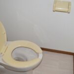 【放置NG】アパートのトイレつまりで少しずつ流れる原因・解消法を紹介！